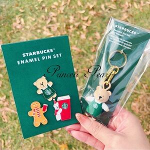 Starbucks Christmas Enamel Pin Set
3 pins included and bearista keychain